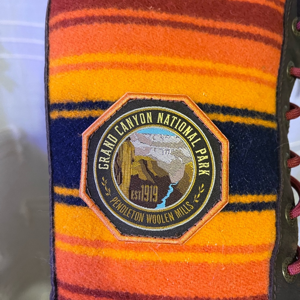 UGG Pendleton Ltd. Edition Adirondack Grand Canyon Boots, Tall 9, NWB Orig $350 - Picture 13 of 14